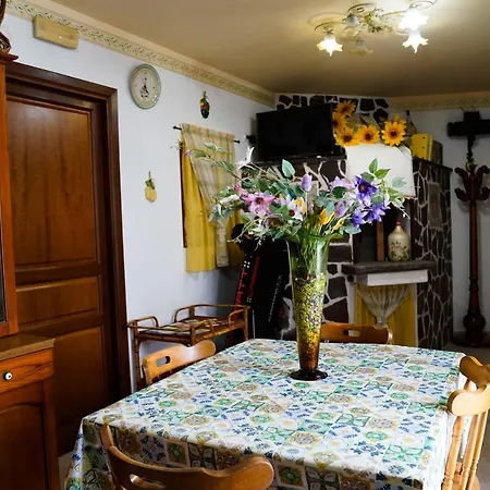 Casa Giusi Nyaraló *